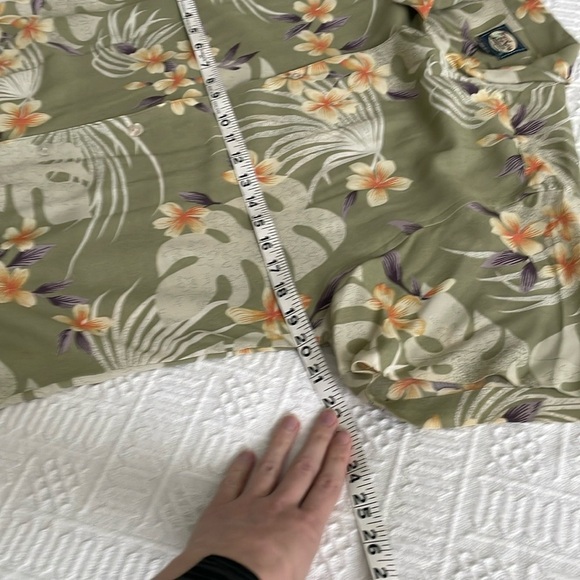 2 pc 100% silk Tommy Bahama floral Hawaiian Shirt Beige high rise Shorts Set - Picture 7 of 15